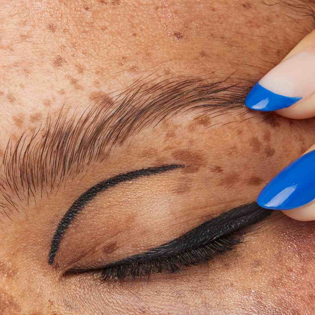 cat eye make up, γυναικείο μάτι που βάφεται