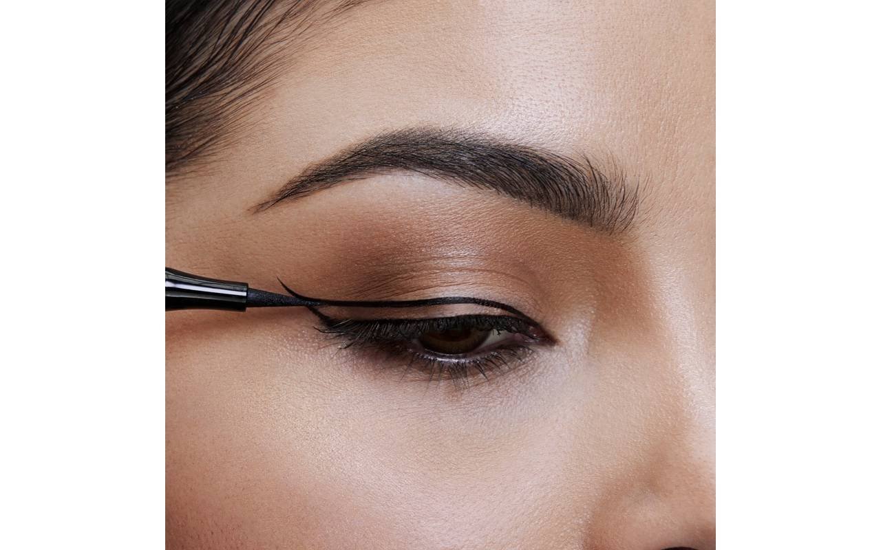 Εφαρμογή Eyliner Βήμα 1