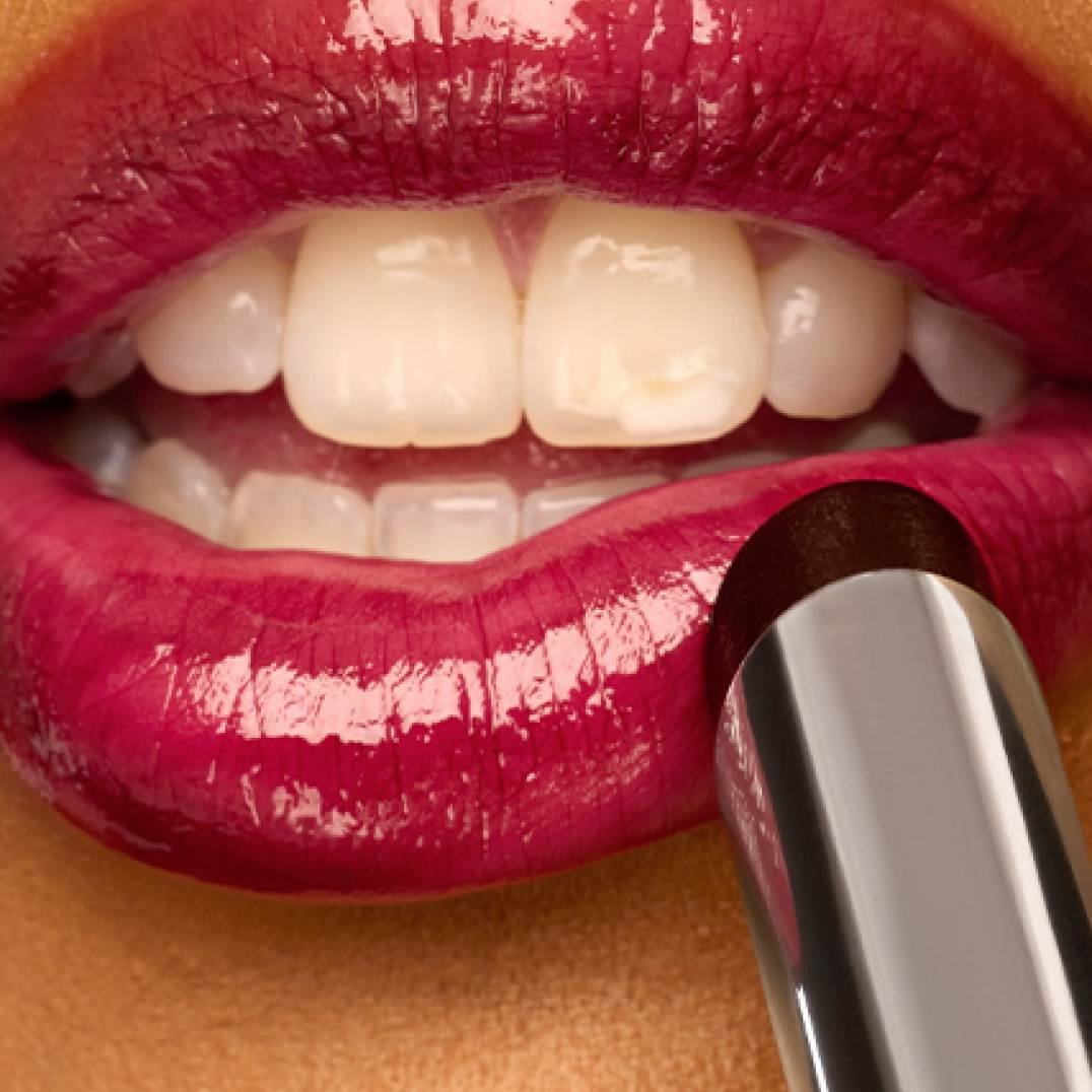 Τα καλύτερα lip gloss λαμπερά χείλη