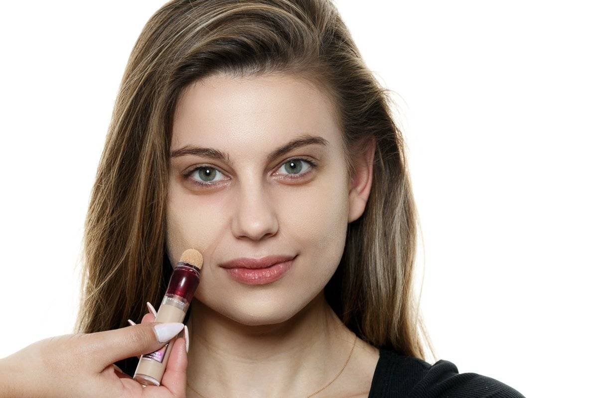 Instant Age Rewind Concealer Βήμα 1ο στο Μακιγιάζ