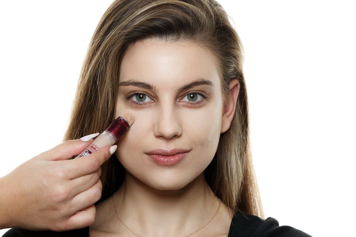 Instant Age Rewind Concealer Βήμα 4ο στο Μακιγιάζ