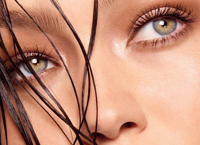 Maybelline Model, Livia, wearing Colossal 36h