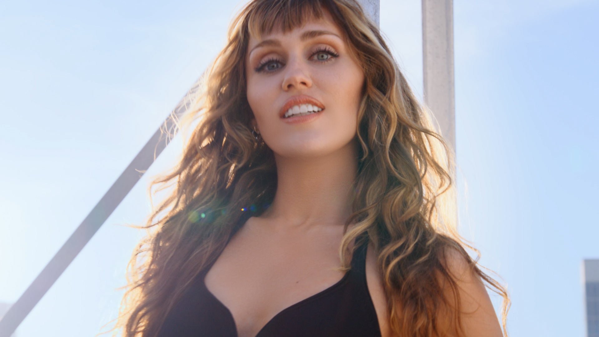 Lash Sensational Sky High Video Cover