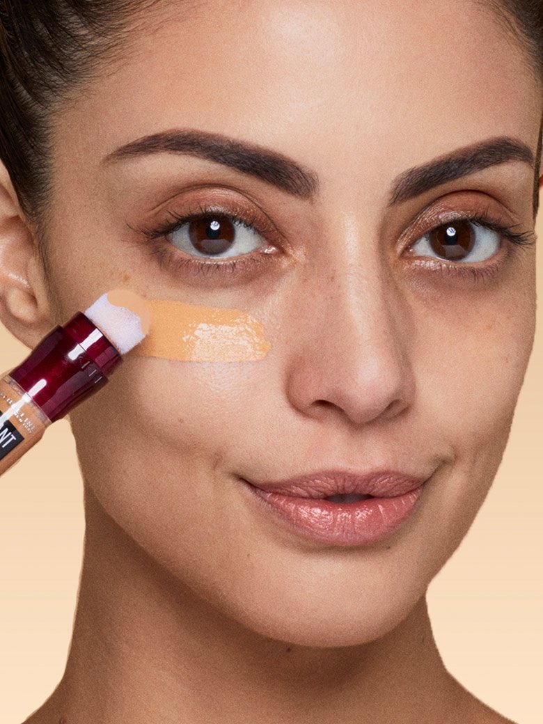 Maybelline Instant Age Rewind concealer beauty look hero εικόνα