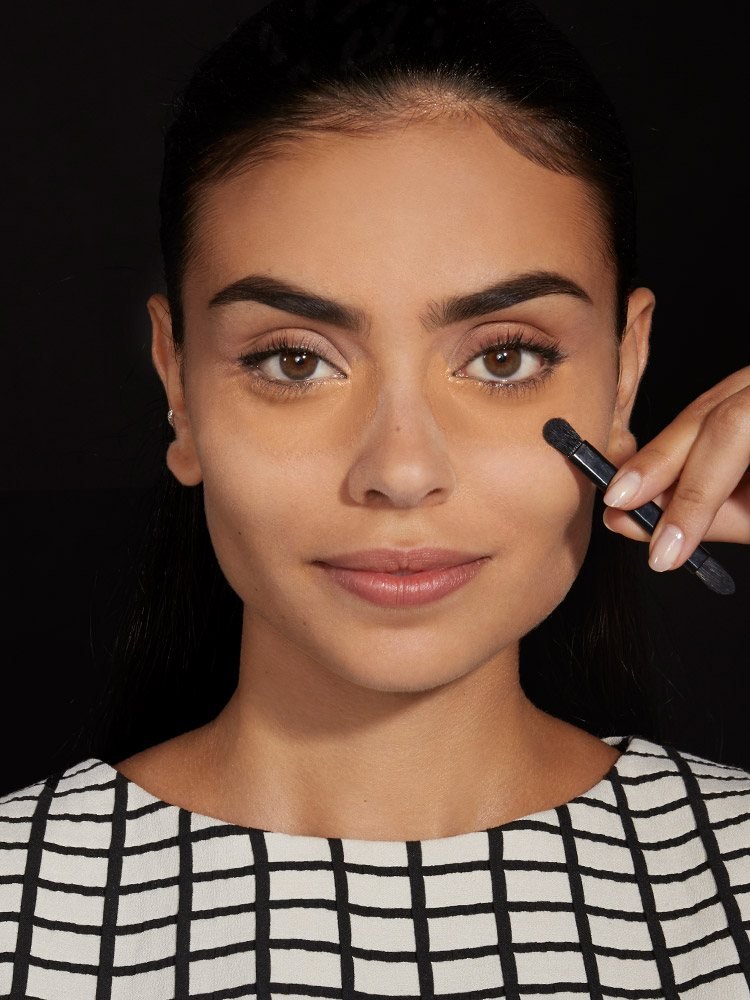 How to Apply Liquid Matte Lipstick model with purple lips