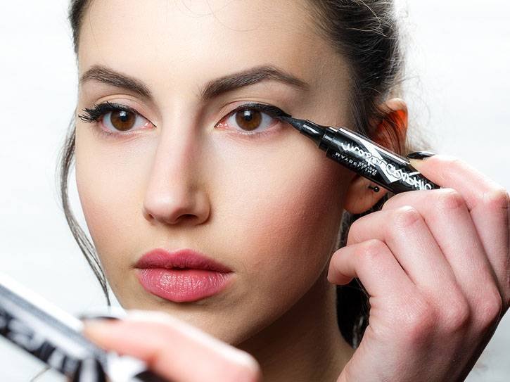 Εύκολο τρικ για να κάνεις την τέλεια γραμμή eyeliner!