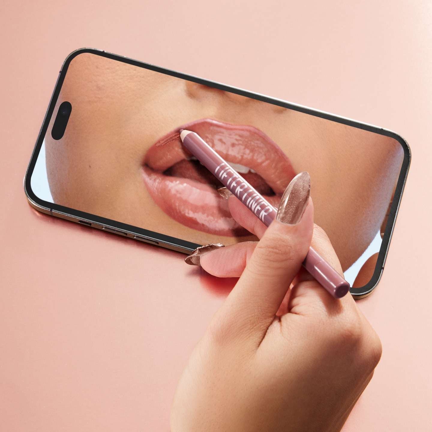 Διάφανα lip gloss: Το must-have για glossy look 
